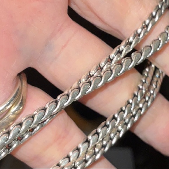 Avon SP Gold and Silver Tone Metal Pendant With Faux Mother of Pearl Long Chain - Picture 4 of 12